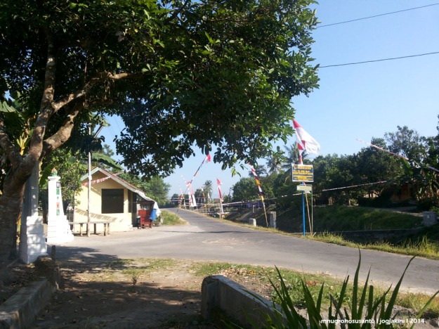 Pemandangan Selokan Mataram yang memberlah Kadipiro